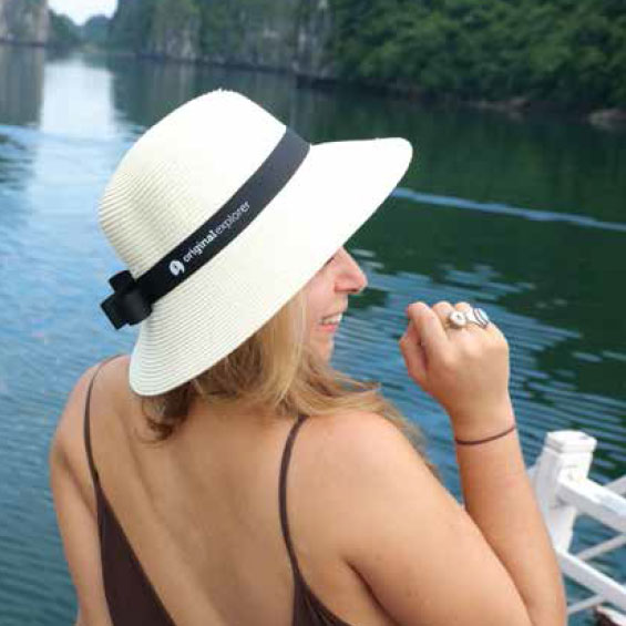 FULL RANGE OF LUXURY SERVICES OF THE 5 STAR CRUISES